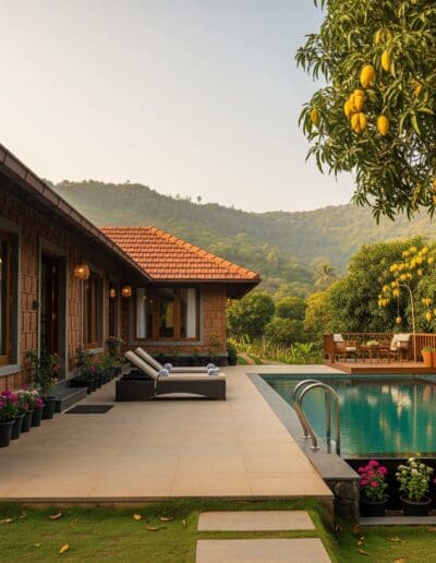 Swimming Pool & Backyard (1)